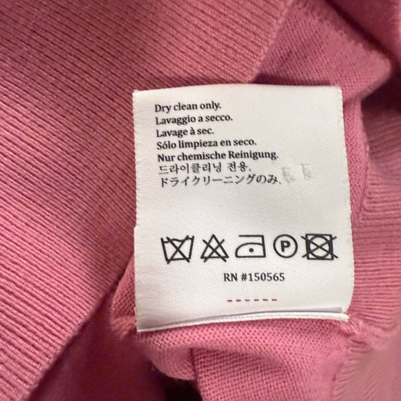 Merino Wool Pink Sleeveless Fitted Crop Top - Picture 4 of 10